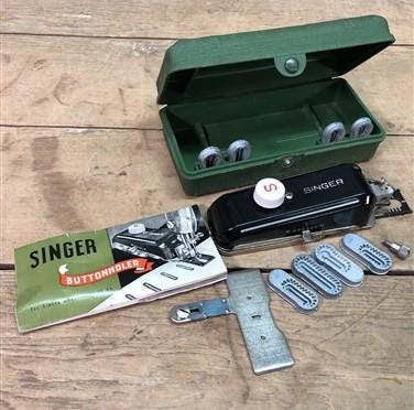 Craft Supplies & Tools > Tools & Equipment > Equipment & Machines > Sewing & Needlework Machines - Singer Buttonholer 1605...