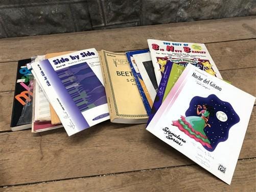 Books, Movies & Music > Books > Guides & How Tos - Lot Sheet Music, Alfreds Basic Piano, Black Americana, Lennon & McCartn...