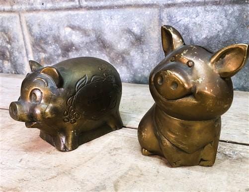 Art & Collectibles > Collectibles > Figurines & Knick Knacks - 2 Piggy Banks, Salesman Sample, Doorstep Toy Coin Money Arc...