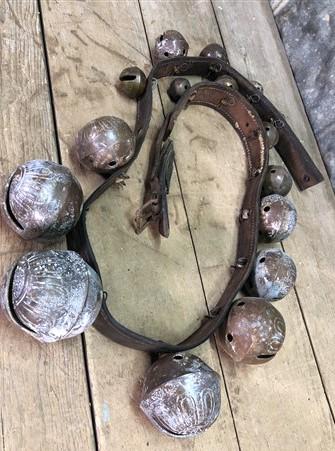 16 Sleigh Bells Horse Rein Leather Strap, Christmas Winter Brass Jingle Bells R