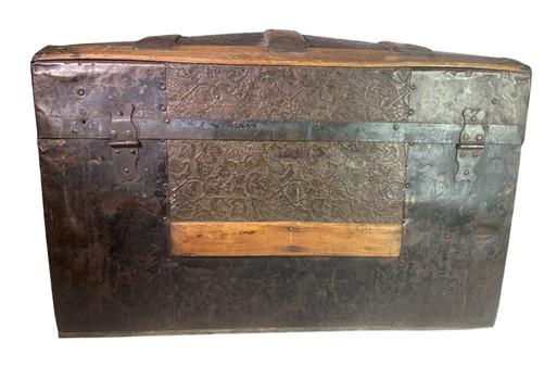 Small Steamer Trunk, Immigrant Trunk, Vintage Wood Metal Blanket Storage Chest A