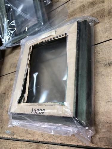 Home & Living > Home Decor > Picture Frames & Displays > Picture Frames - 12 Green Wood 4.5x3.5 Picture Photo Frames with...