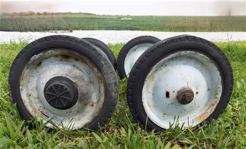 4 Vintage Metal Baby Buggy Wheels Pedal Car Garden Cart Pumpkin Wagon A47