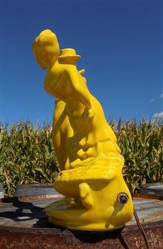 Yellow MCM Spanish Flamenco Dancers TV Lamp, Gold Midcentury Television Light