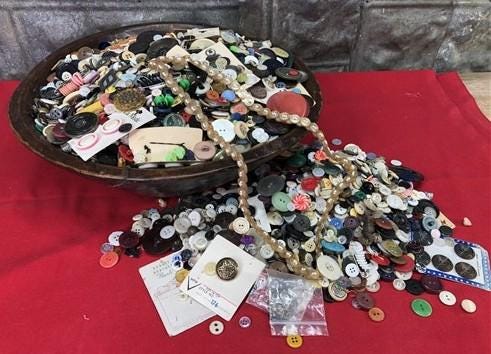 Craft Supplies & Tools > Closures & Fasteners > Buttons - Over 13 Lbs Vintage Antique Buttons, Unsorted Mixed Lot Sewing A...